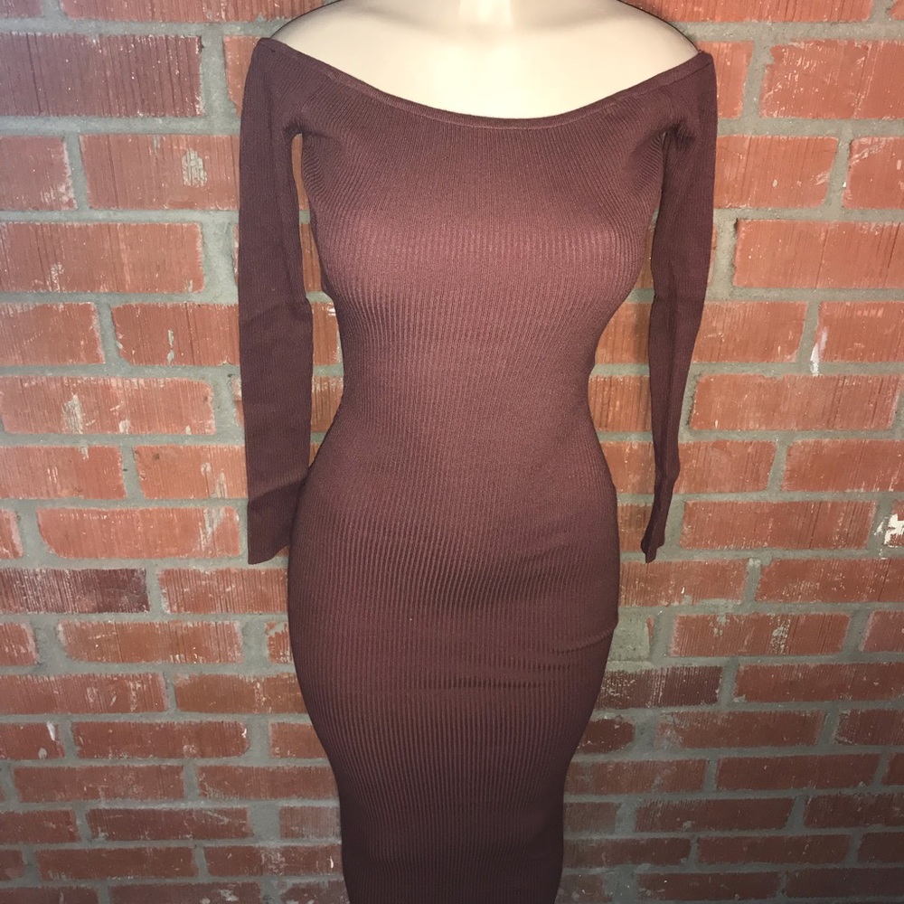 ☃️Kylie K Off The Shoulder Maxi Dress - Picture 4 of 7